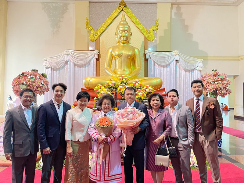 威帕潘博士获得了荣誉博士学位