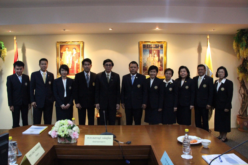 针对2018学年瑞嘉普大学的教育质量和合格率进行考察调研。