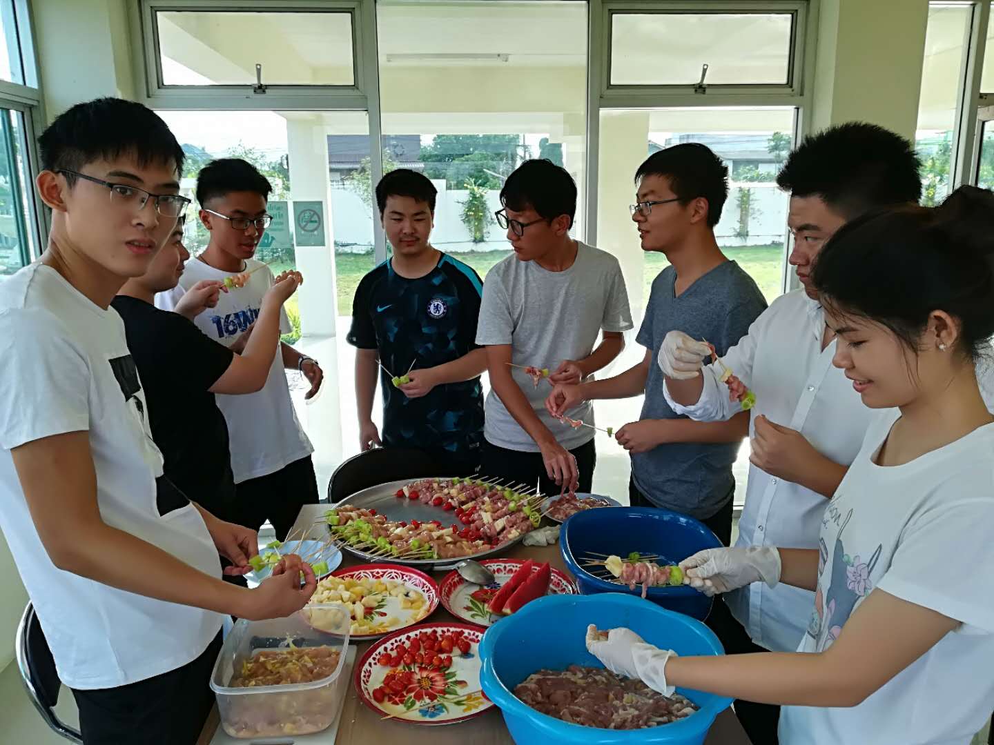 瑞嘉普大学举行中泰住校生联谊活动