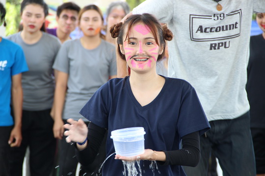 瑞嘉普大学举行迎新生趣味活动